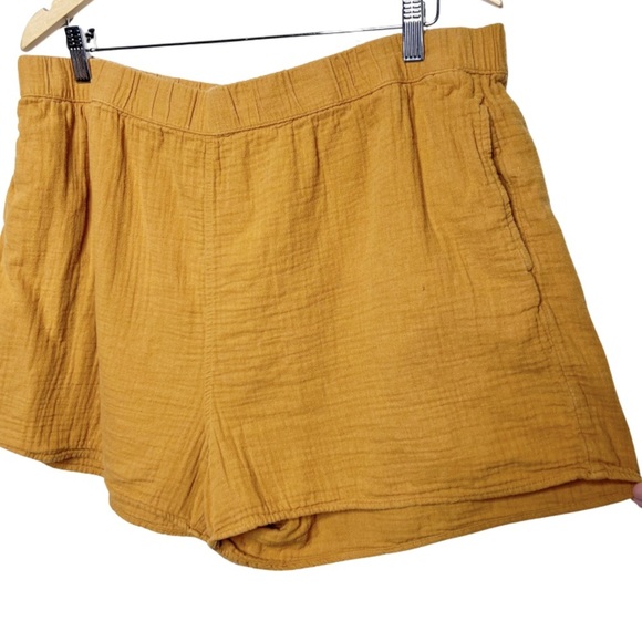 Universal Thread Women's 2-Piece Set Muslin Short Sleeve Shirt & Shorts Mustard - Picture 11 of 16